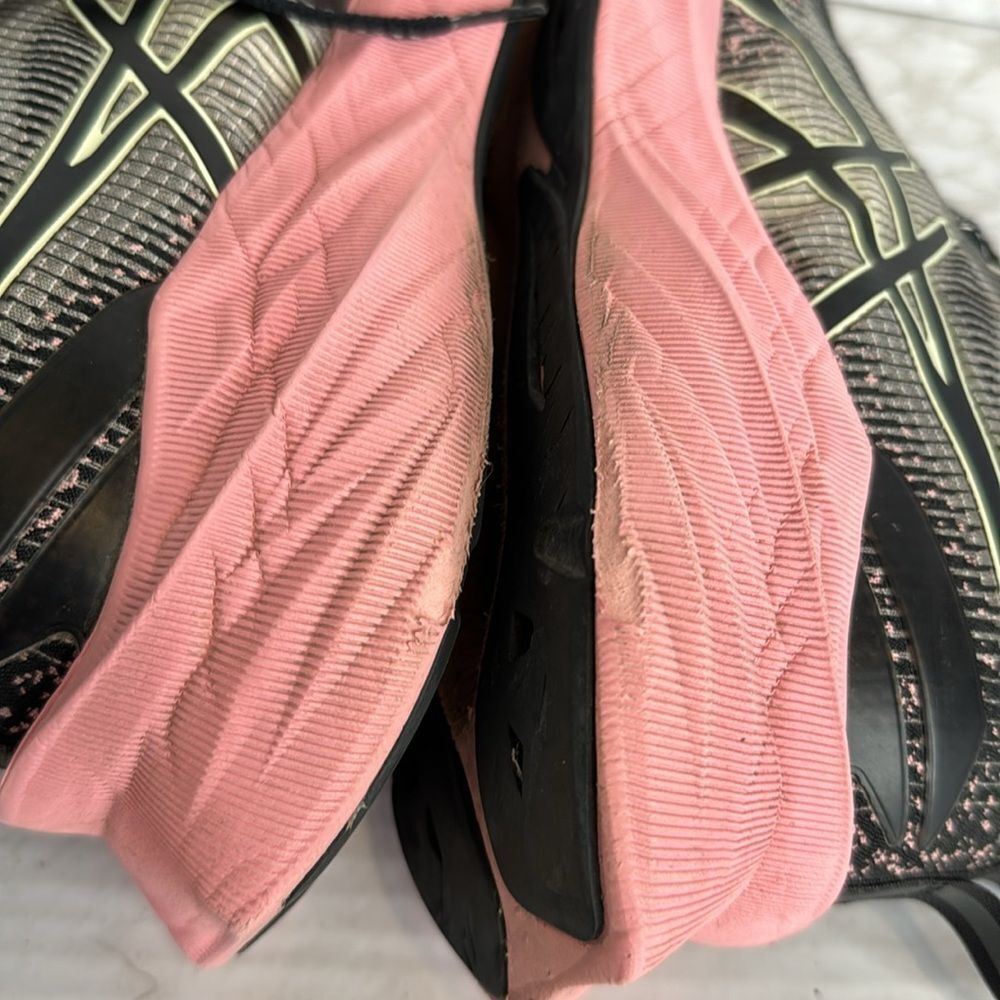 ASICS Novablast 3 LE Women's Athletic Running Shoes Black Pink Rave Size 9.5 - Picture 8 of 10